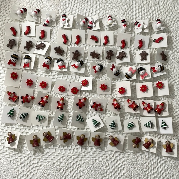 Wholesale lot of 80 Christmas 🎄 pins NEW!! - Picture 2 of 10